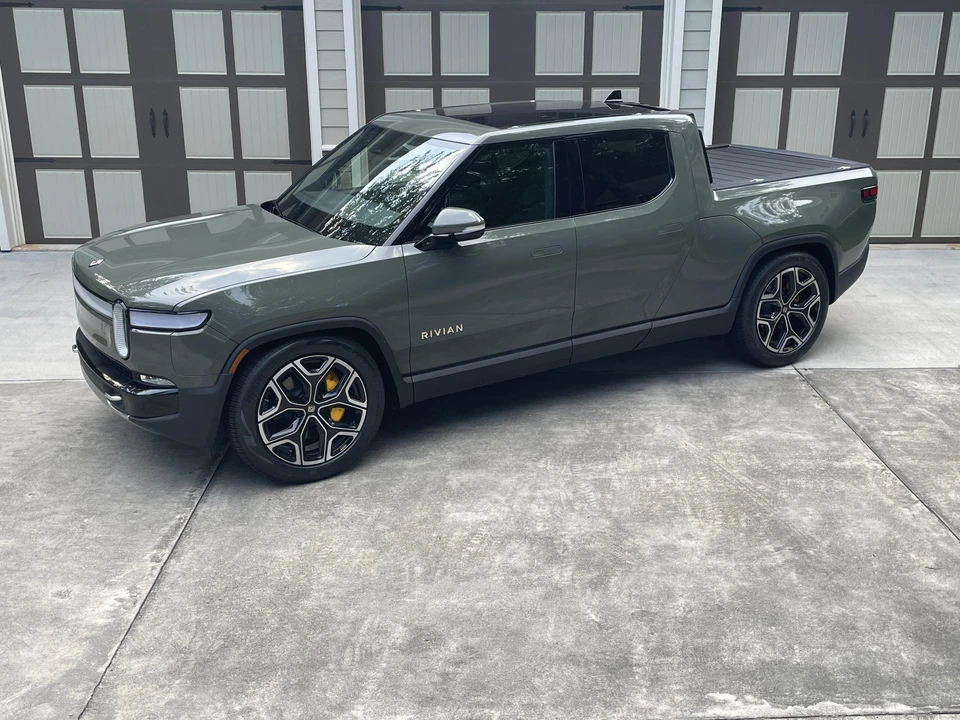 2022 Rivian R1T - Image 13 of 31
