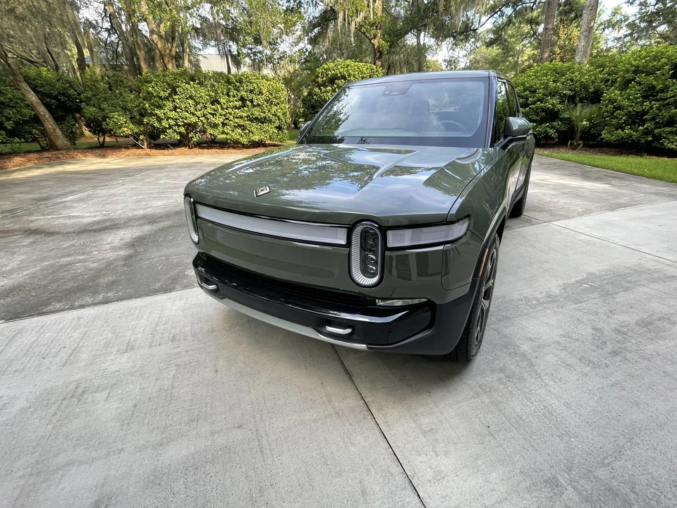 2022 Rivian R1T - Image 8 of 31