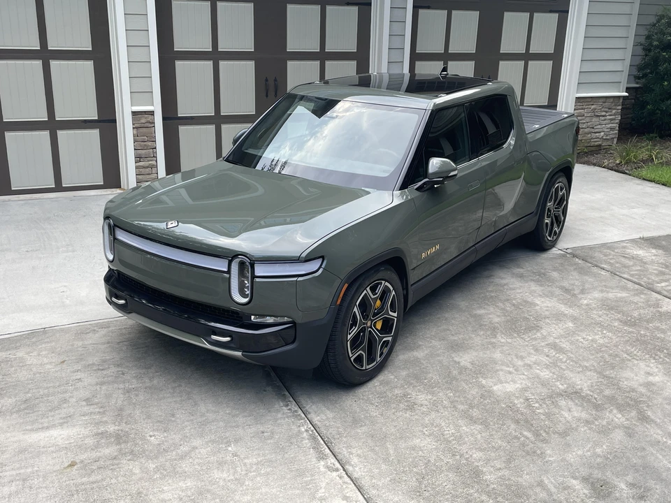 2022 Rivian R1T - Image 10 of 31