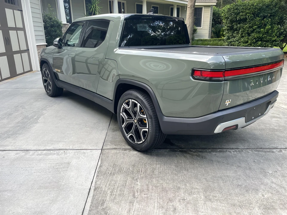 2022 Rivian R1T - Image 21 of 31