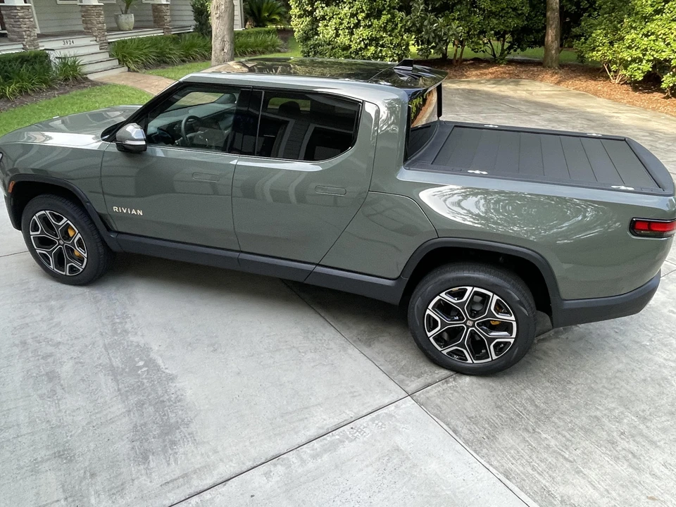 2022 Rivian R1T - Image 15 of 31