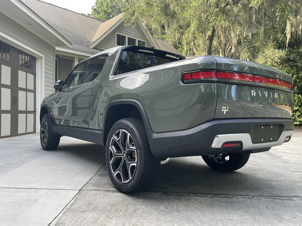 2022 Rivian R1T - Image 22 of 31