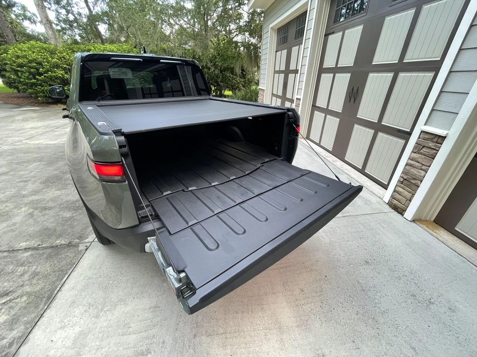 2022 Rivian R1T - Image 24 of 31