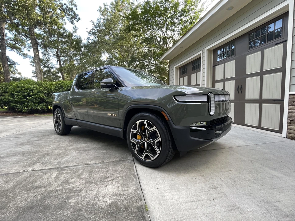 2022 Rivian R1T - Image 29 of 31
