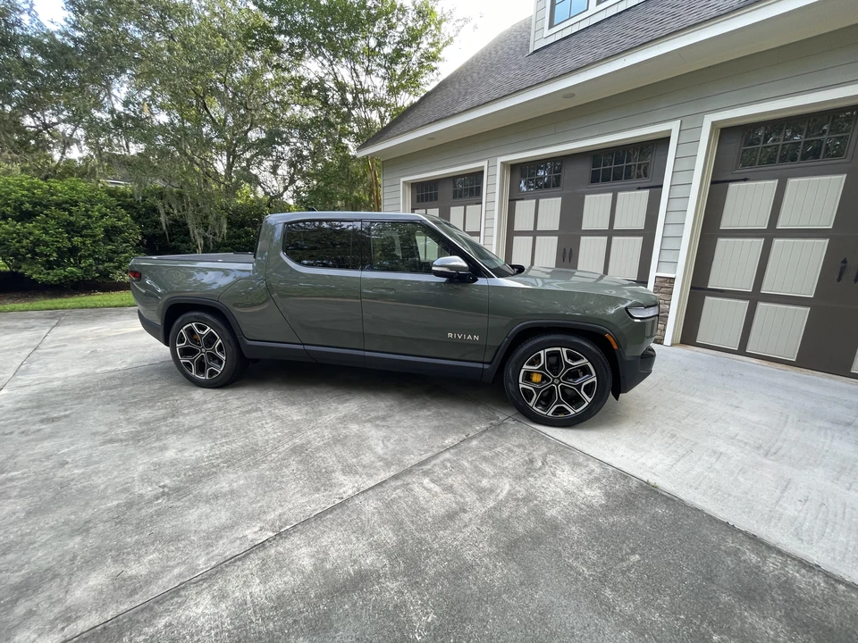 2022 Rivian R1T - Image 27 of 31