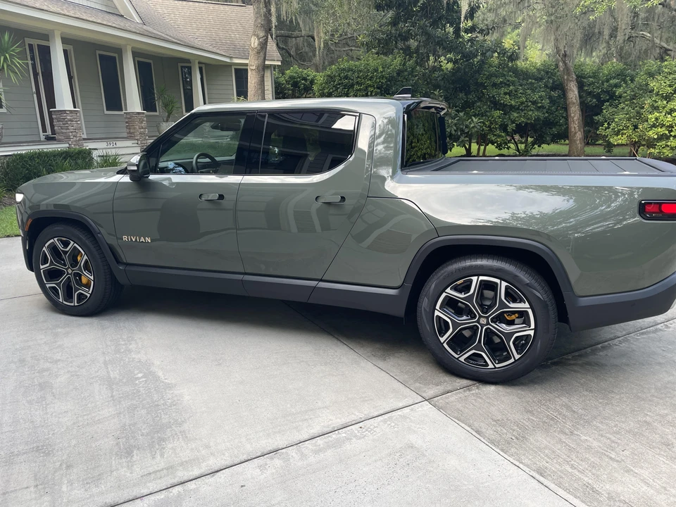 2022 Rivian R1T - Image 16 of 31