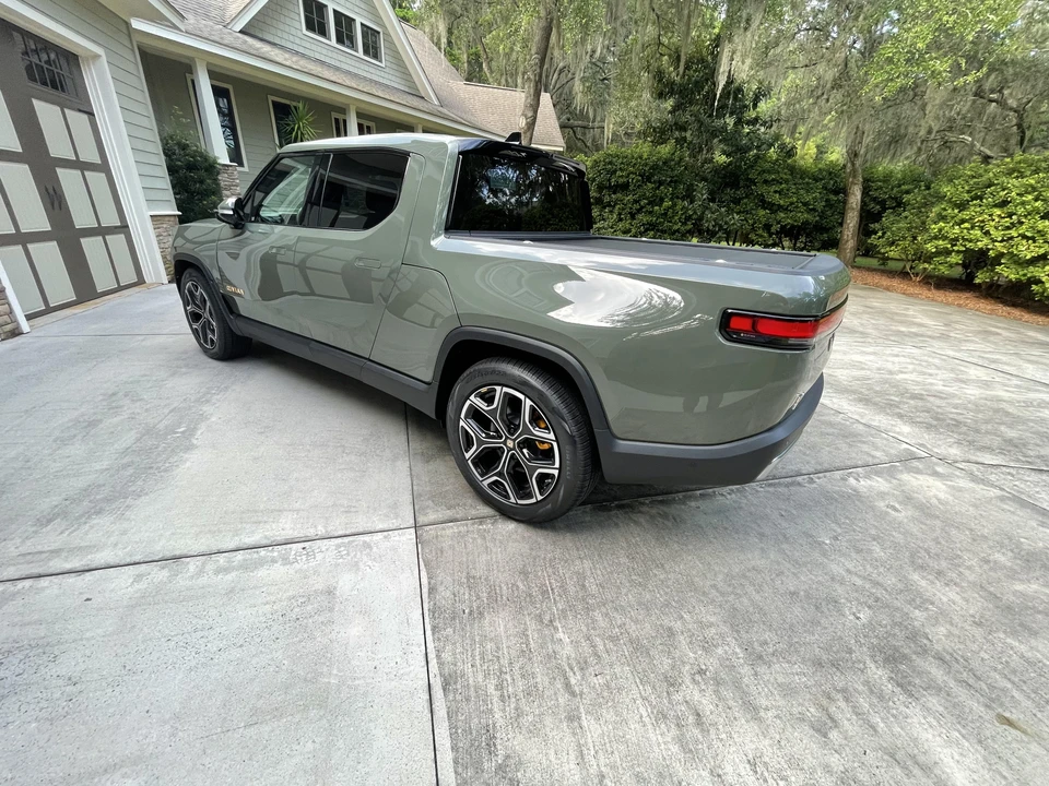 2022 Rivian R1T - Image 20 of 31