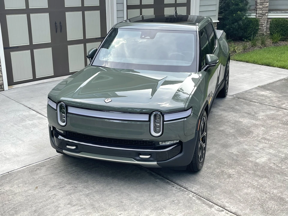 2022 Rivian R1T - Image 7 of 31