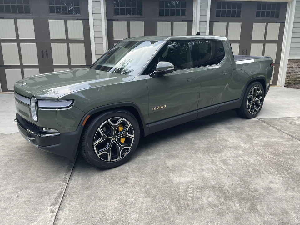 2022 Rivian R1T - Image 11 of 31