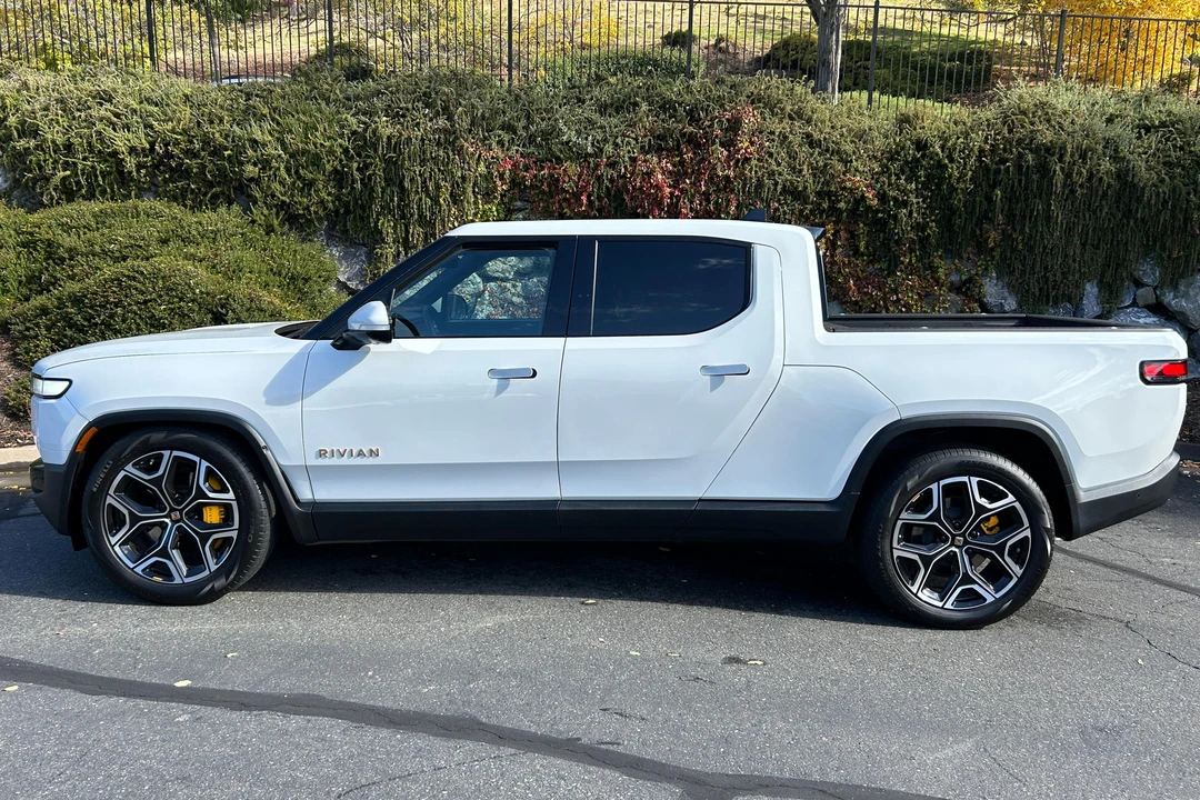 2022 Rivian R1T - Image 3 of 31