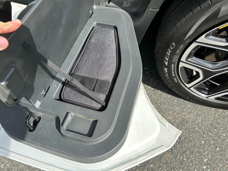 2022 Rivian R1T - Image 28 of 31