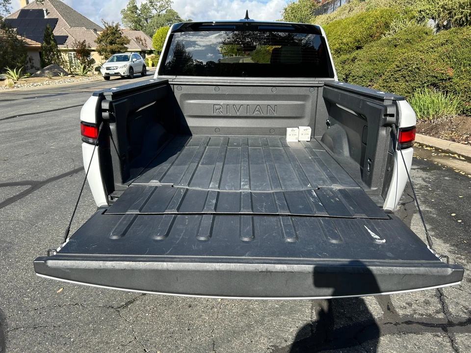 2022 Rivian R1T - Image 30 of 31