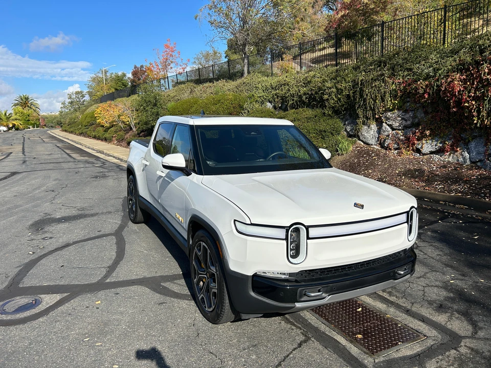 2022 Rivian R1T - Image 14 of 31