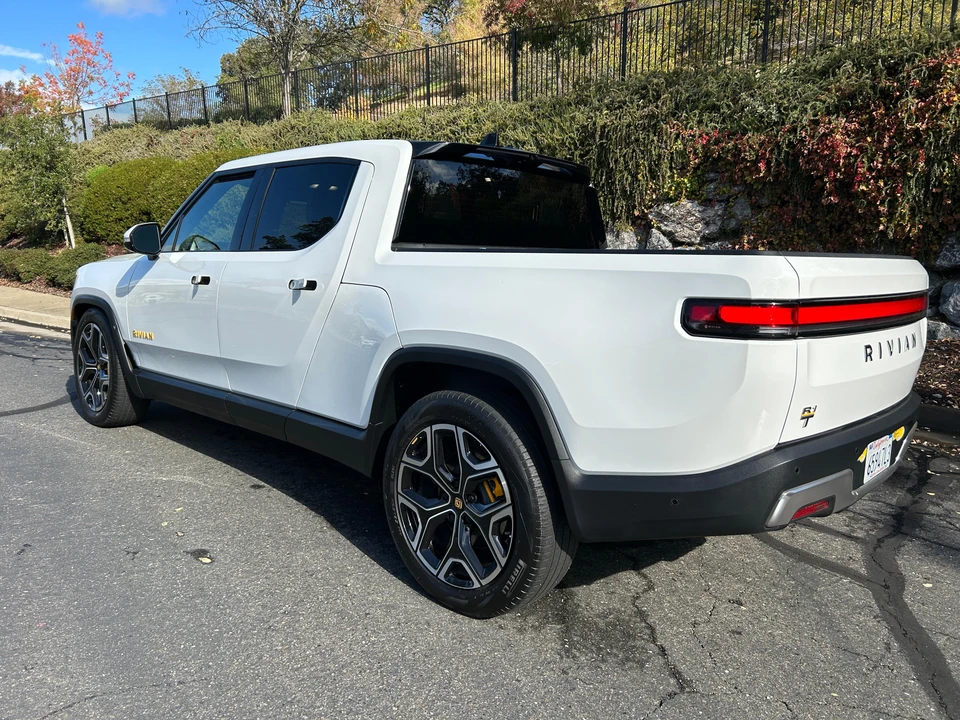 2022 Rivian R1T - Image 9 of 31