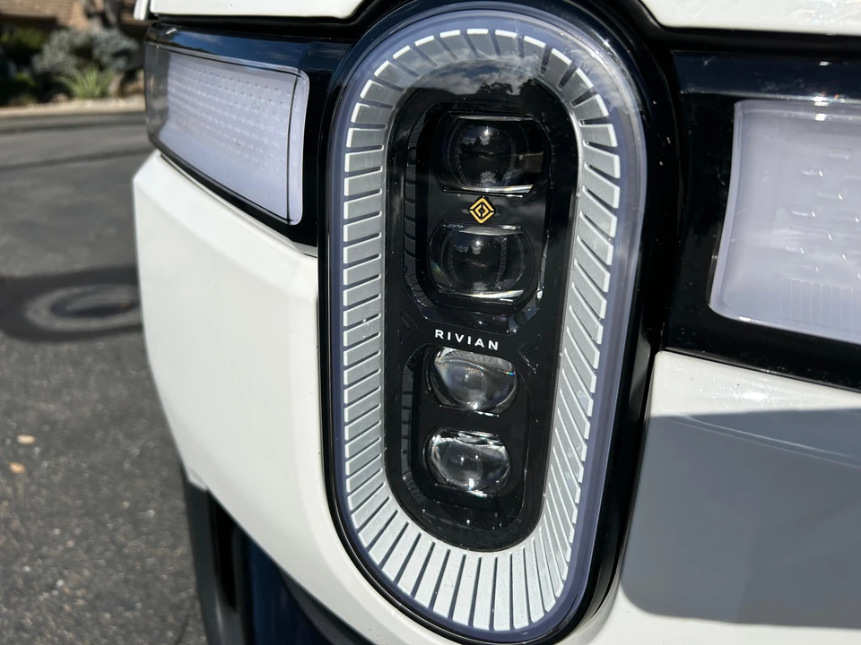 2022 Rivian R1T - Image 17 of 31