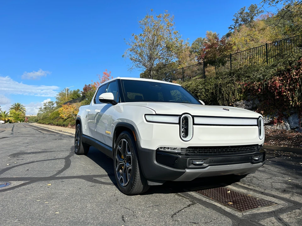2022 Rivian R1T - Image 13 of 31