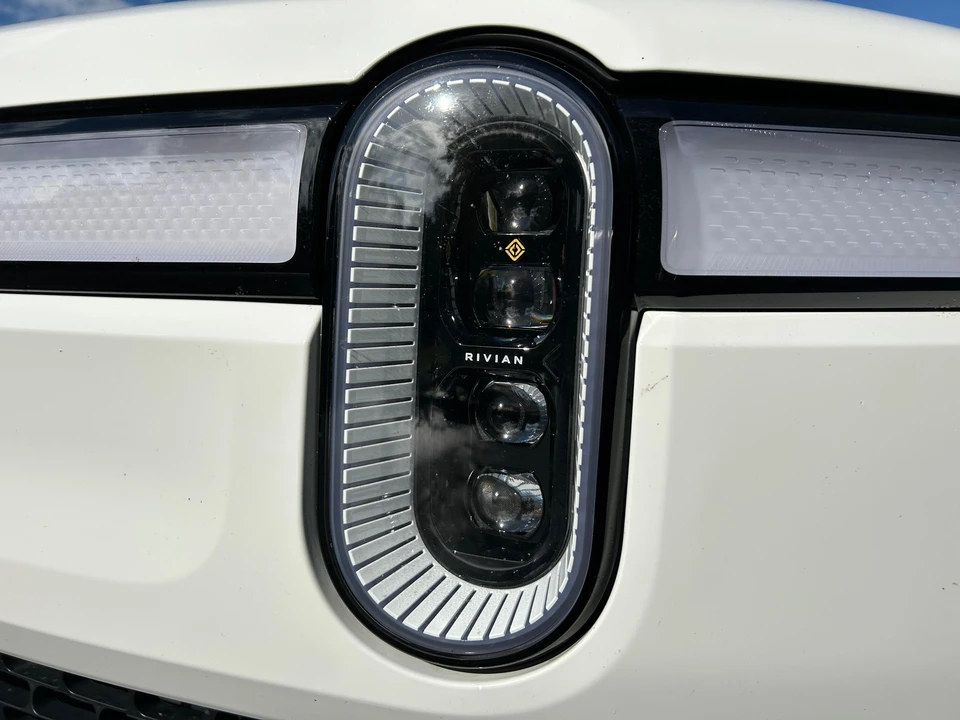 2022 Rivian R1T - Image 18 of 31