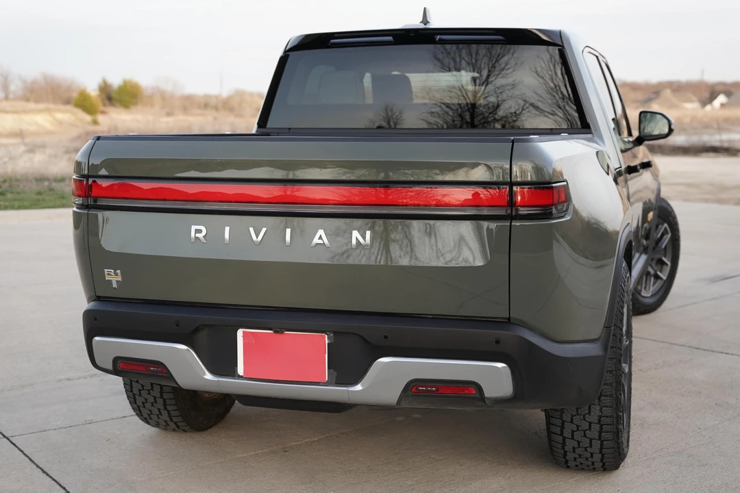 2022 Rivian R1T - Image 5 of 16