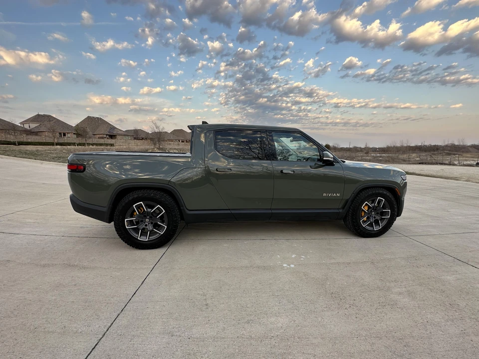 2022 Rivian R1T - Image 13 of 16