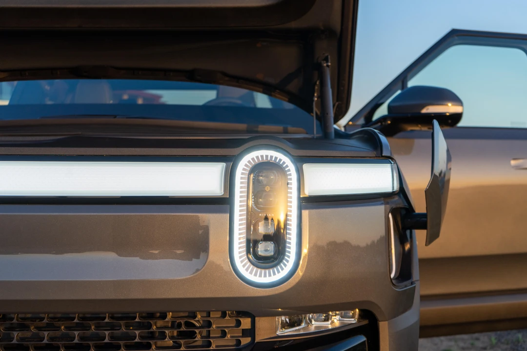 2022 Rivian R1T - Image 15 of 31