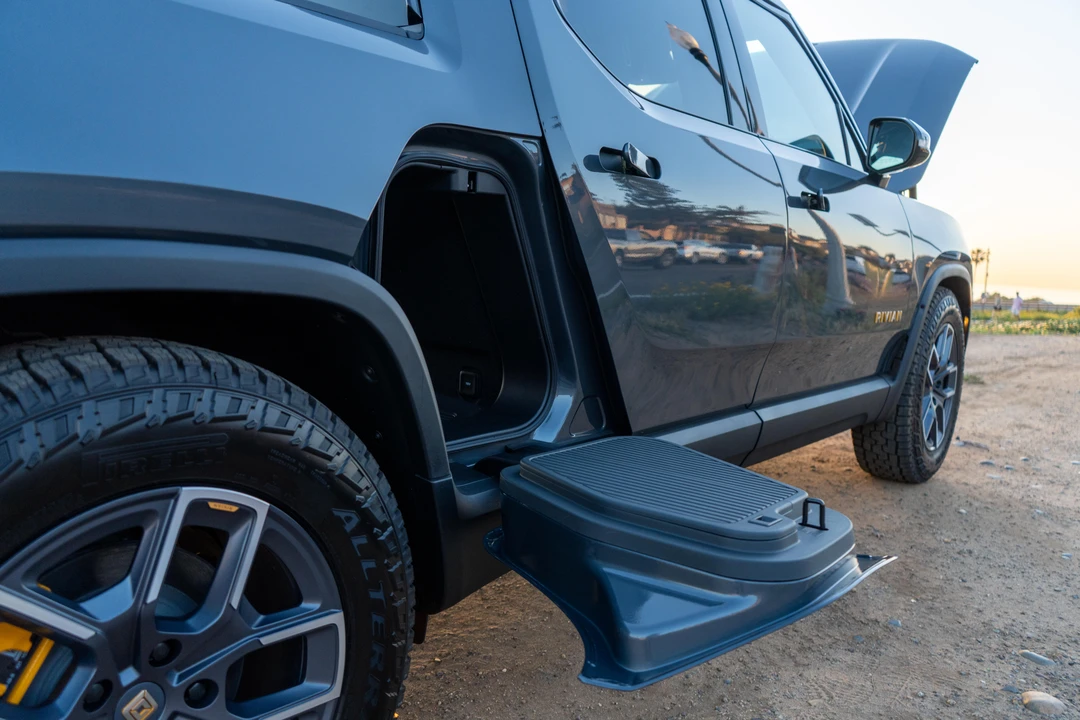 2022 Rivian R1T - Image 30 of 31