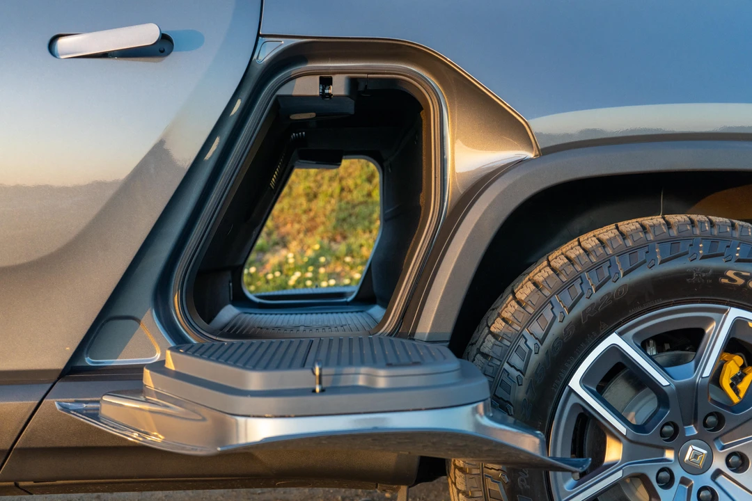 2022 Rivian R1T - Image 22 of 31