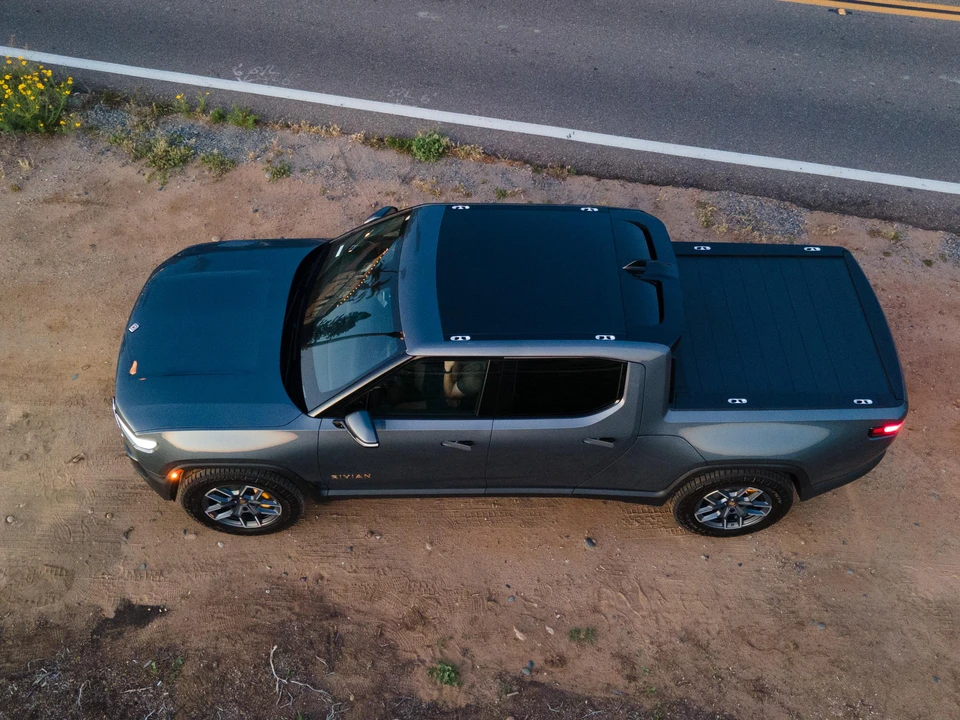 2022 Rivian R1T - Image 10 of 31