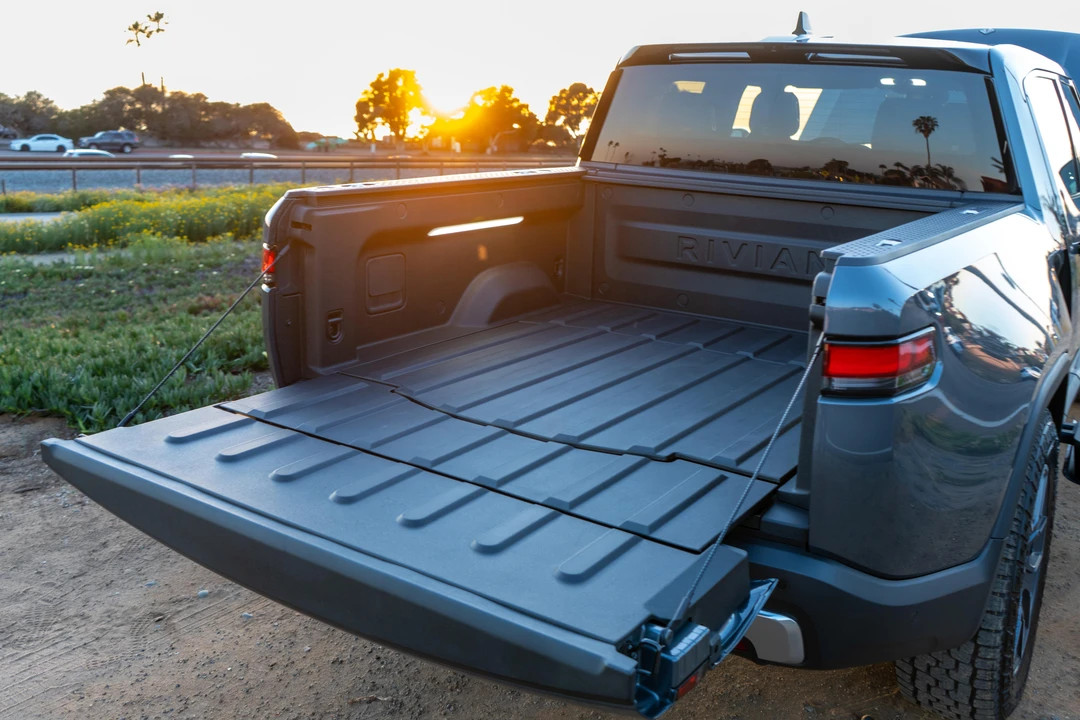 2022 Rivian R1T - Image 28 of 31