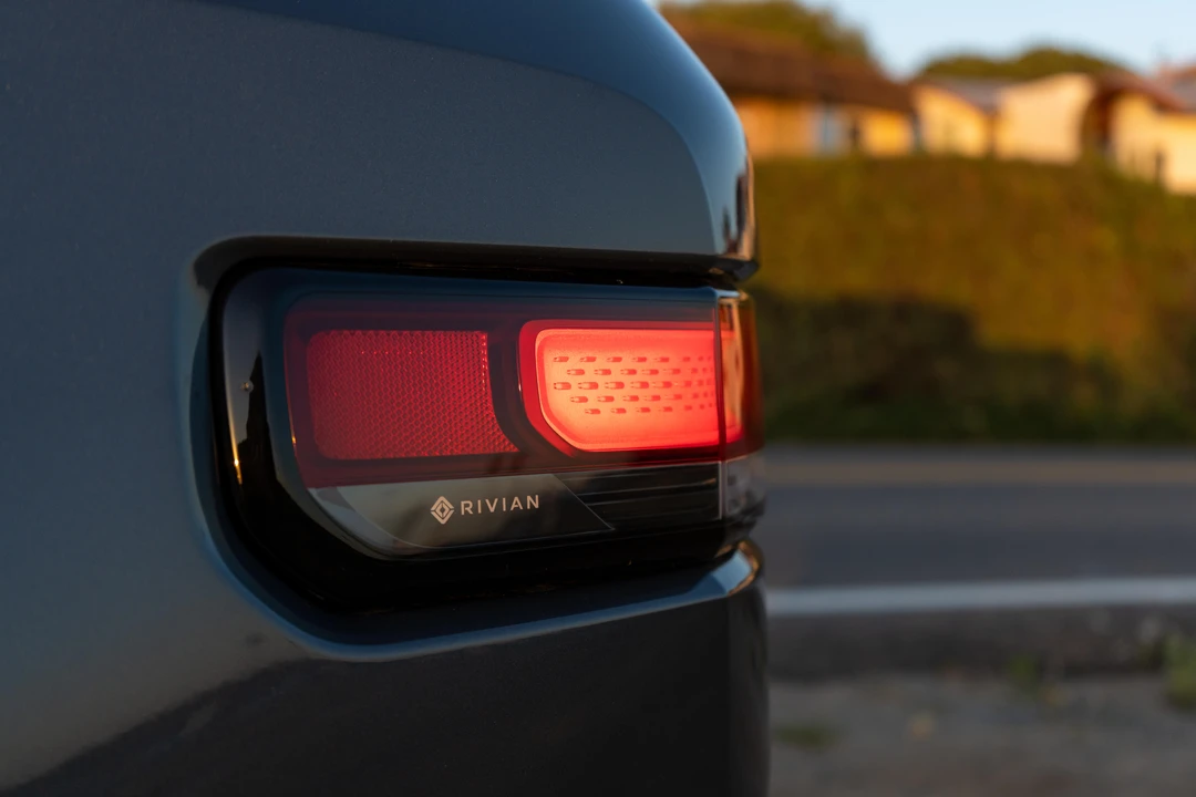 2022 Rivian R1T - Image 24 of 31