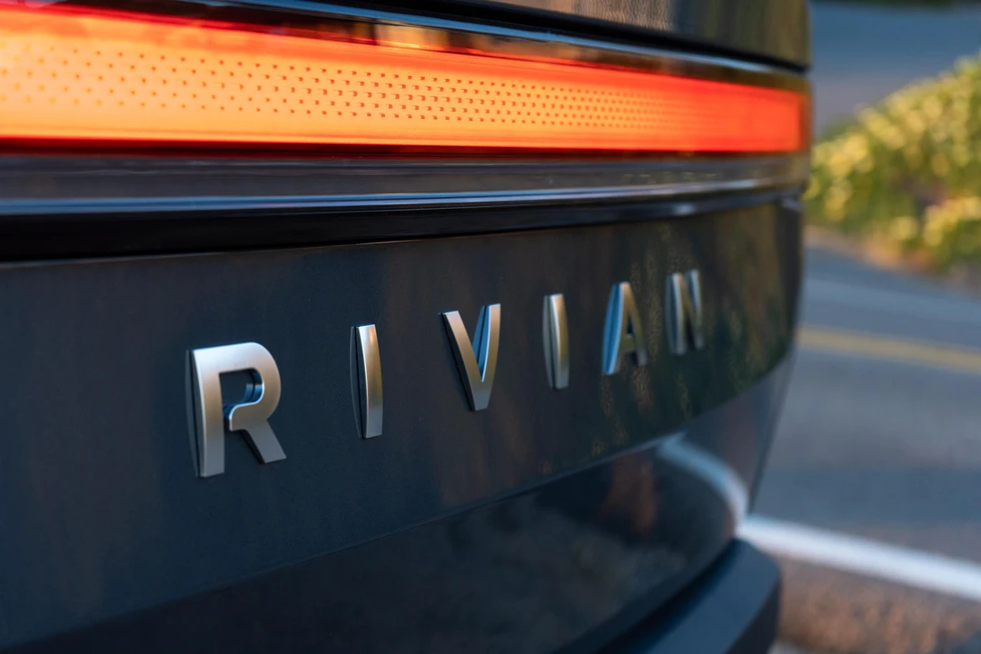 2022 Rivian R1T - Image 25 of 31