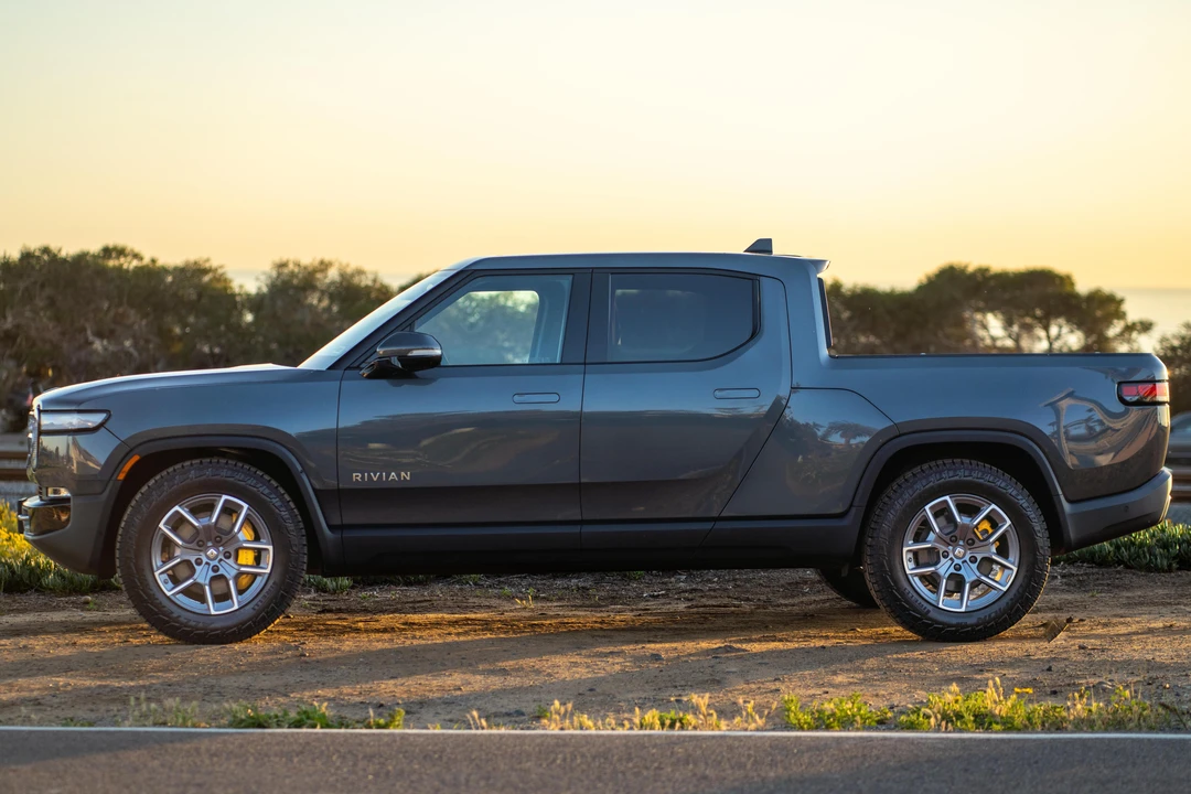 2022 Rivian R1T - Image 3 of 31
