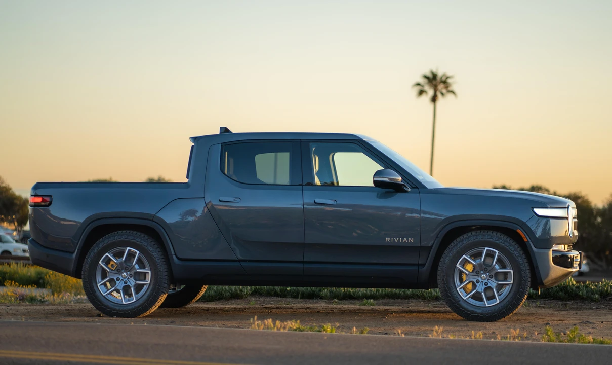 2022 Rivian R1T - Image 8 of 31