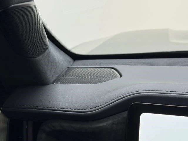 2022 Rivian R1T - Image 17 of 21