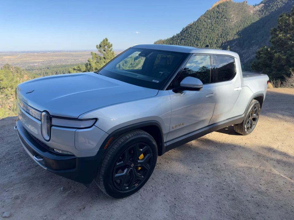 2022 Rivian R1T - Image 4 of 31