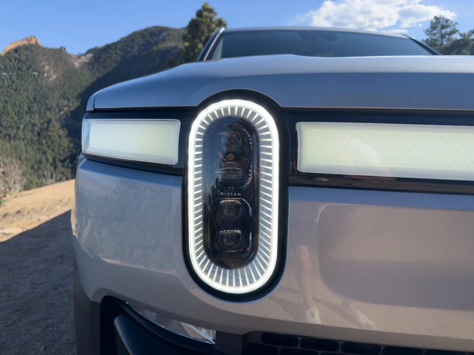 2022 Rivian R1T - Image 24 of 31