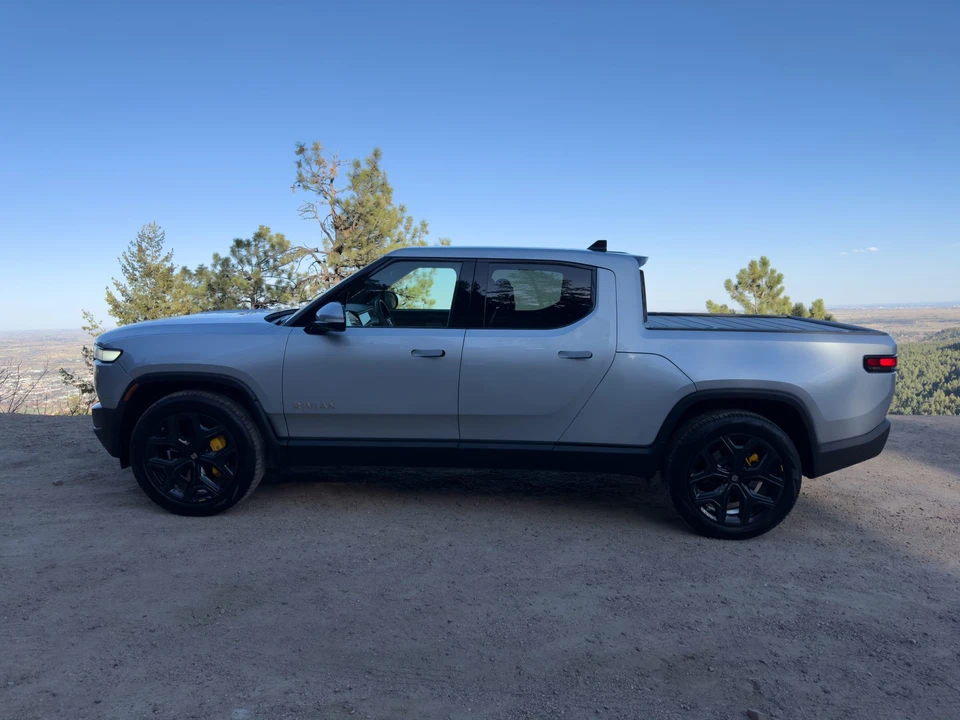 2022 Rivian R1T - Image 7 of 31
