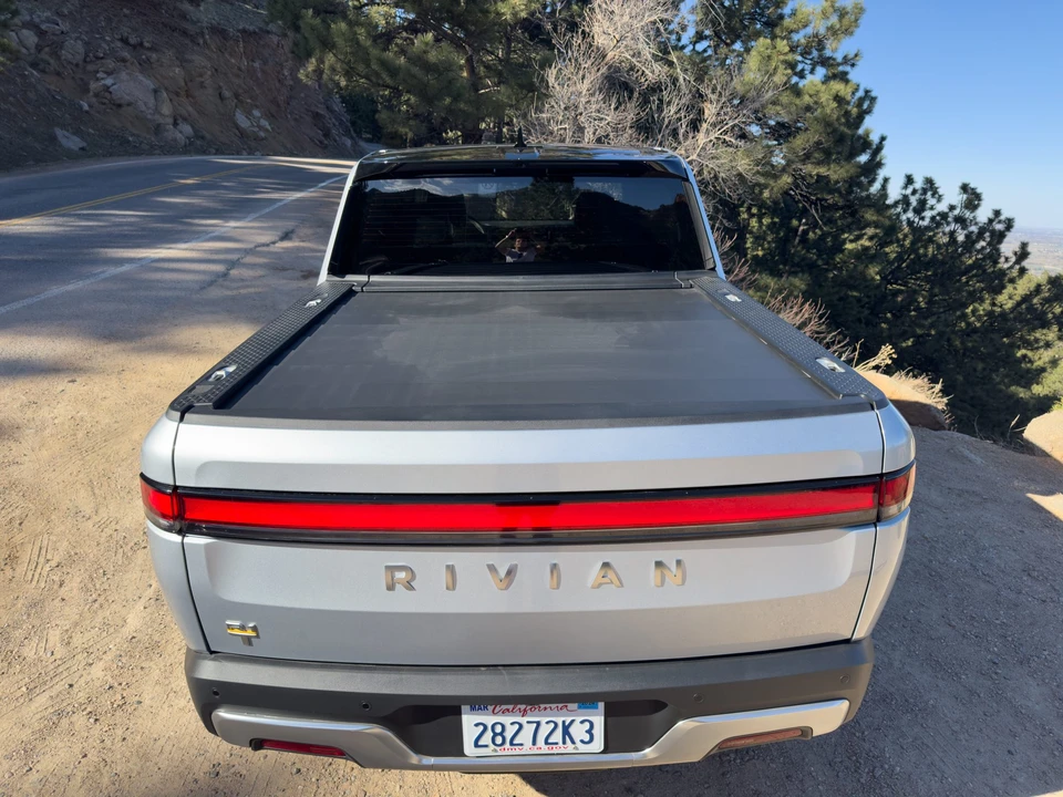 2022 Rivian R1T - Image 11 of 31