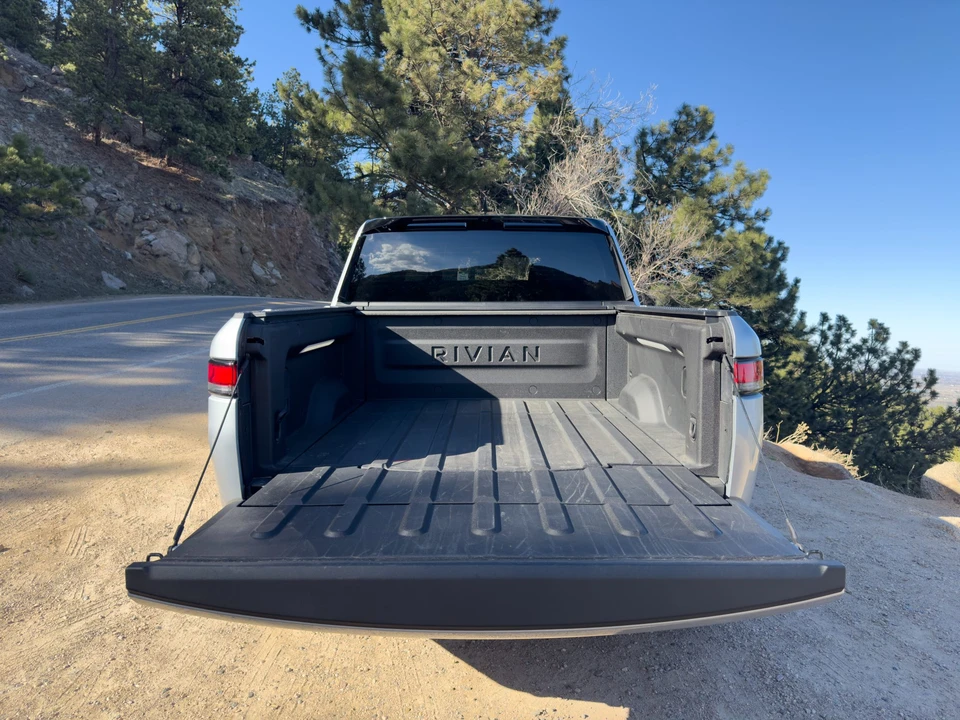 2022 Rivian R1T - Image 23 of 31