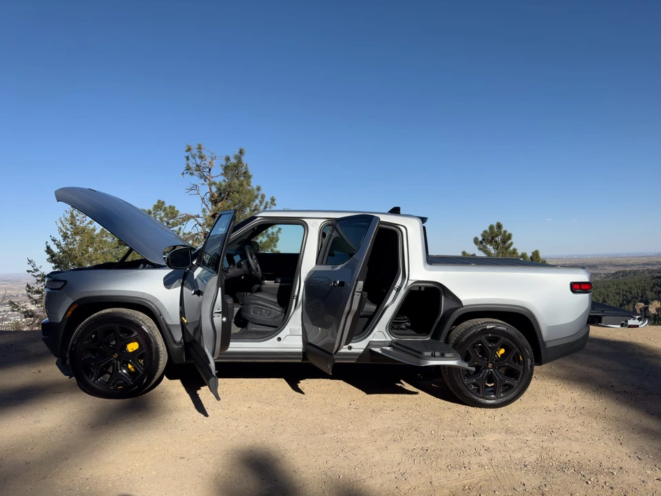 2022 Rivian R1T - Image 20 of 31