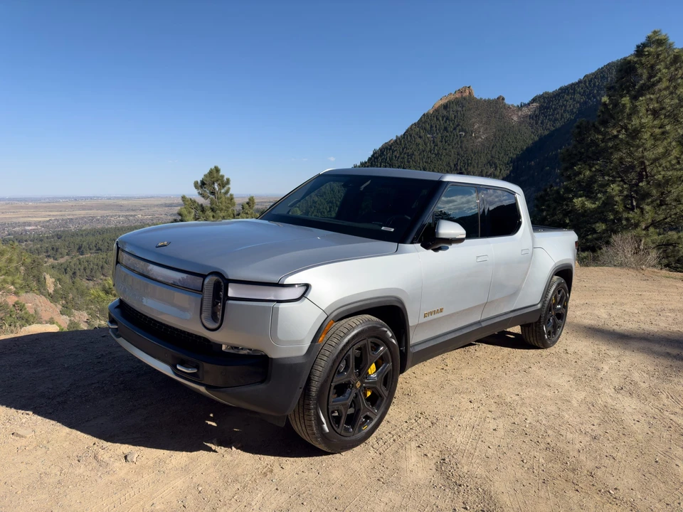2022 Rivian R1T - Image 3 of 31