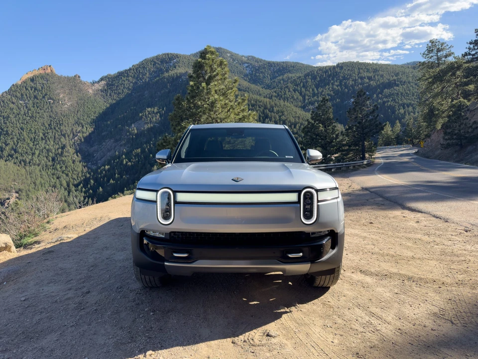 2022 Rivian R1T - Image 15 of 31