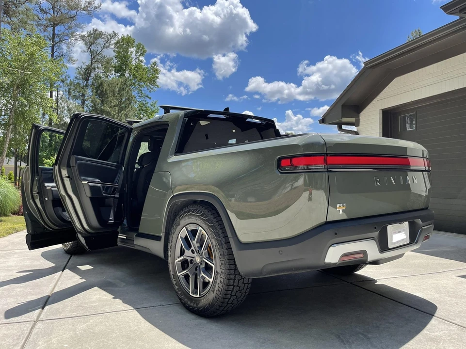 2022 Rivian R1T - Image 22 of 31