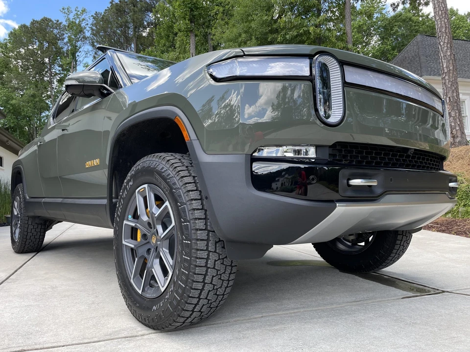 2022 Rivian R1T - Image 7 of 31