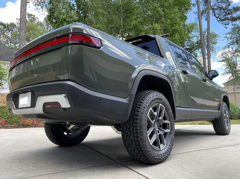 2022 Rivian R1T - Image 11 of 31