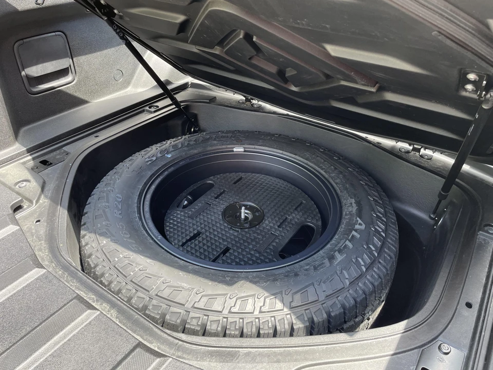 2022 Rivian R1T - Image 30 of 31