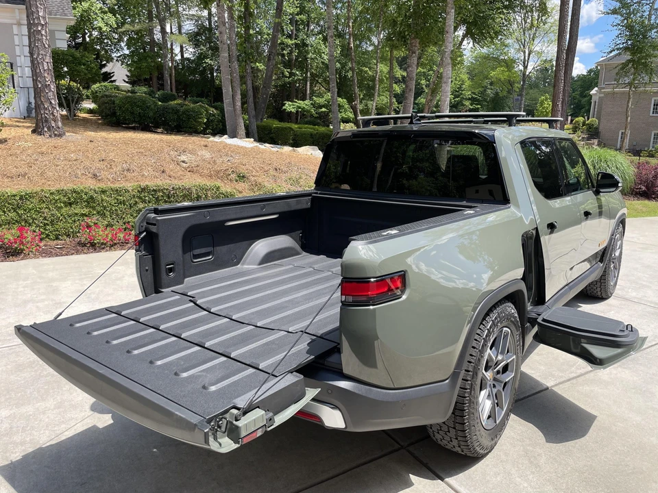 2022 Rivian R1T - Image 25 of 31