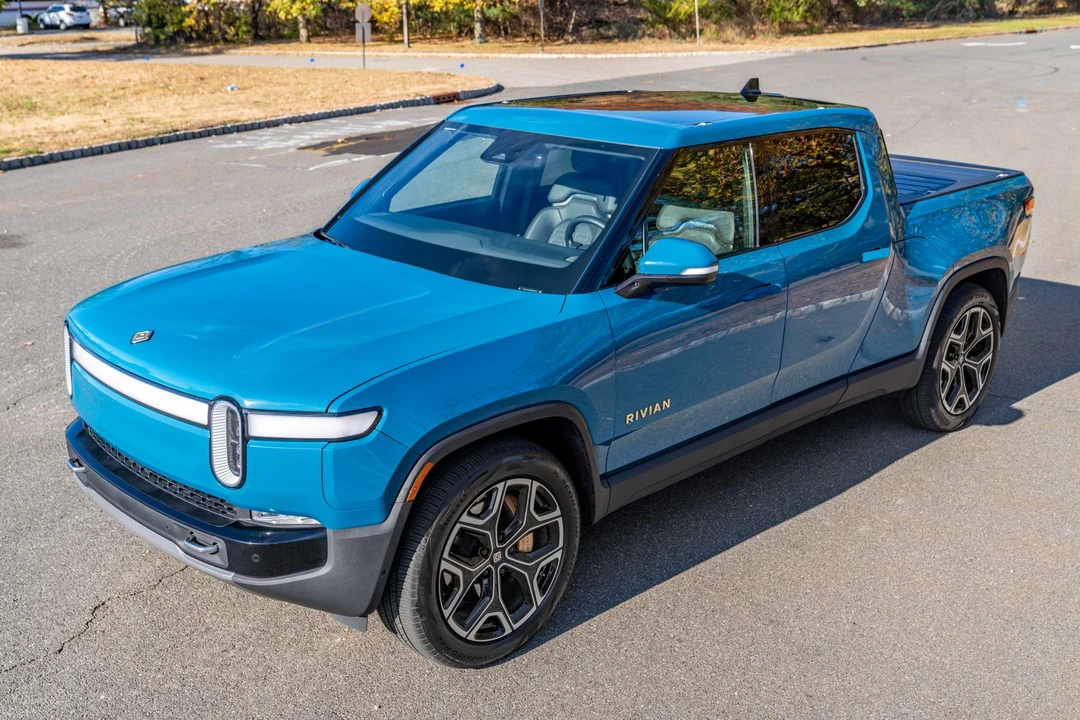 2022 Rivian R1T - Image 10 of 31