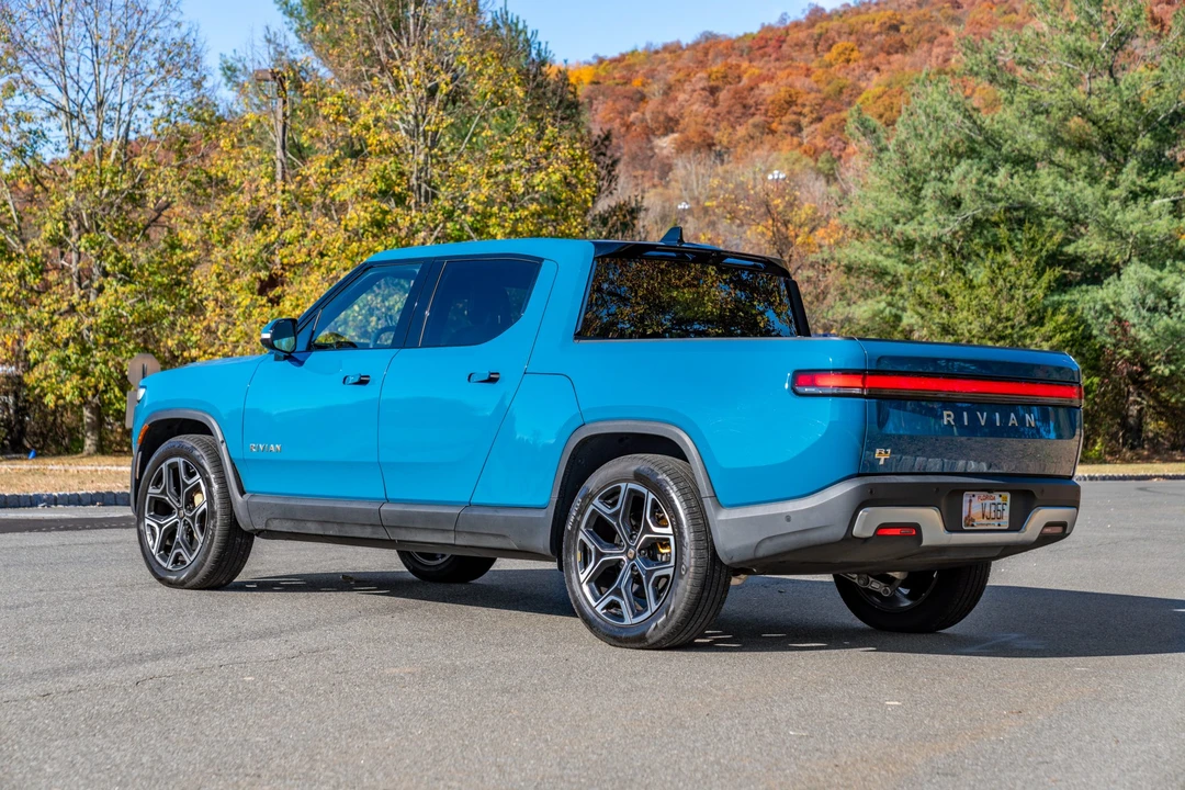 2022 Rivian R1T - Image 8 of 31