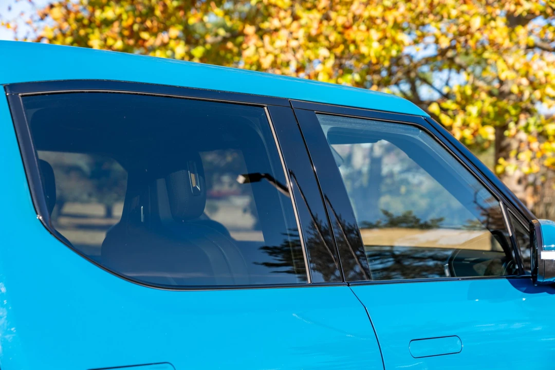 2022 Rivian R1T - Image 25 of 31