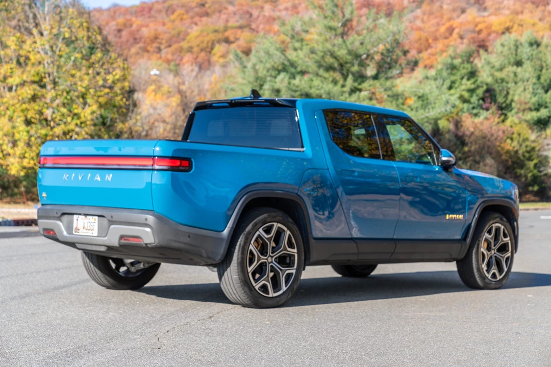 2022 Rivian R1T - Image 13 of 31